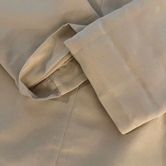 Women’s taupe blazer. Slightly oversized, but good quality.  Not too heavy - Picture 8 of 12